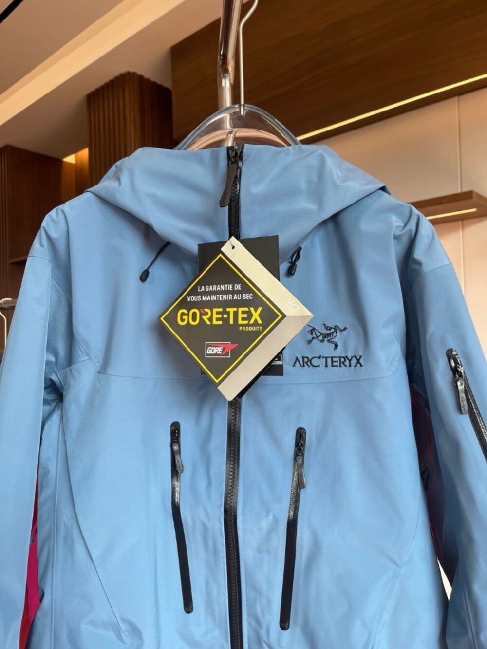 Arc'teryx Men's Hooded Zip-Up Hardshell Waterproof Jacket XXL - Picture 8 of 8